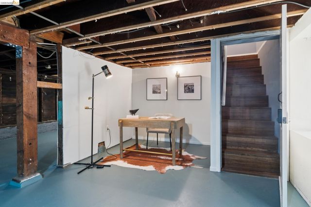 1161 61St St, Oakland, CA 94608
