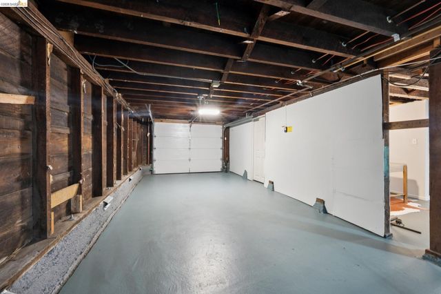 1161 61St St, Oakland, CA 94608