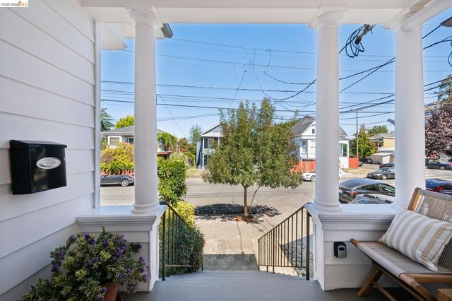 1161 61St St, Oakland, CA 94608