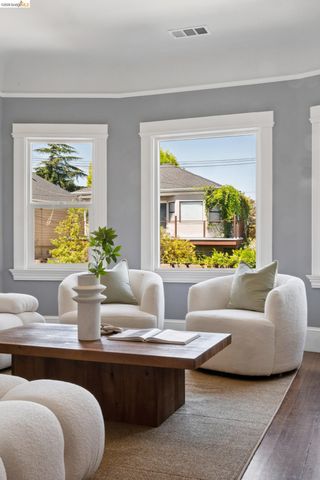 1161 61St St, Oakland, CA 94608