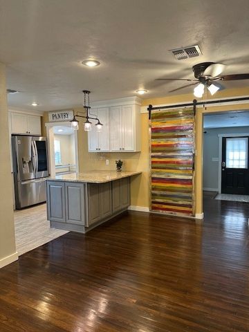 4910 Mokry Dr, Corpus Christi, TX 78415
