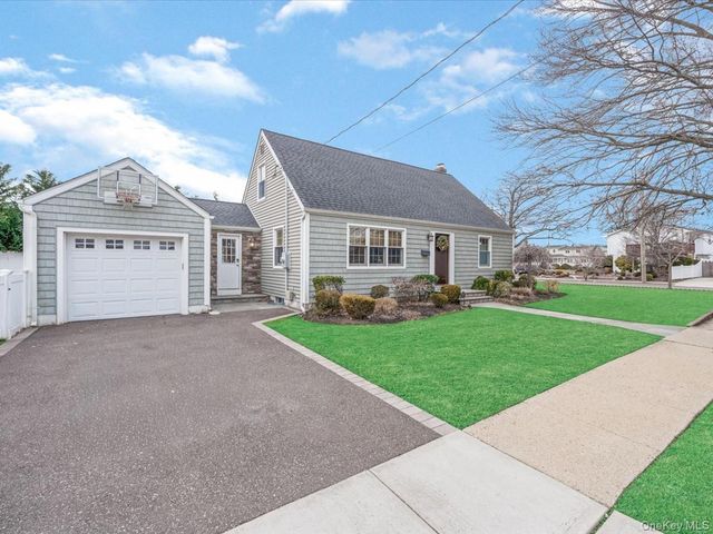 1896 Russell Street, Bellmore, NY 11710