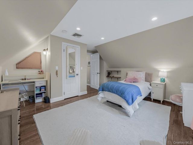 1896 Russell Street, Bellmore, NY 11710