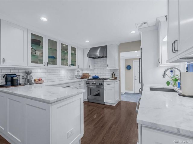 1896 Russell Street, Bellmore, NY 11710