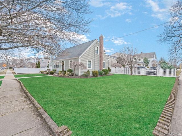 1896 Russell Street, Bellmore, NY 11710