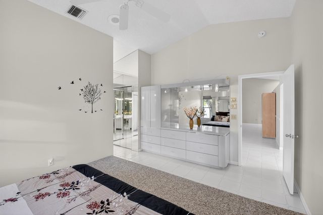 2570 NW 13th Street, Delray Beach, FL 33445