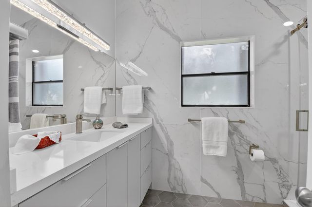 2570 NW 13th Street, Delray Beach, FL 33445