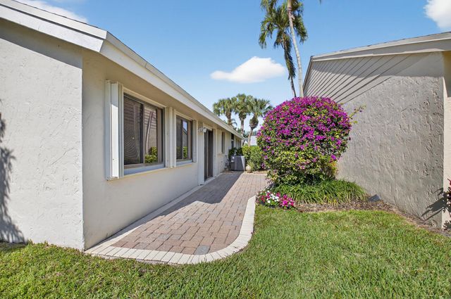 2570 NW 13th Street, Delray Beach, FL 33445