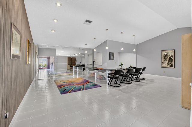 2570 NW 13th Street, Delray Beach, FL 33445