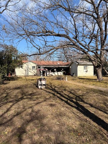 114 E Park Place Drive, Lancaster, TX 75134