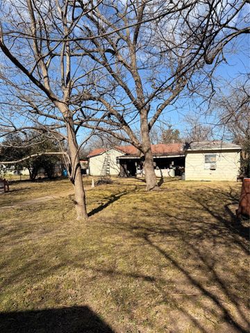 114 E Park Place Drive, Lancaster, TX 75134