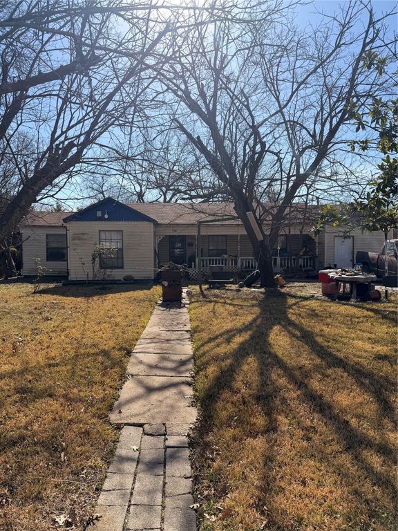 114 E Park Place Drive, Lancaster, TX 75134