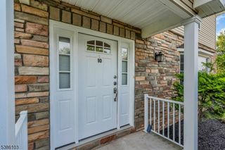 10 Harvey Ct, Clark Twp., NJ 07066