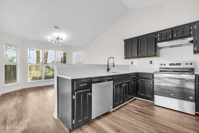 9163 W Triple Crown Loop, Southaven, MS 38671