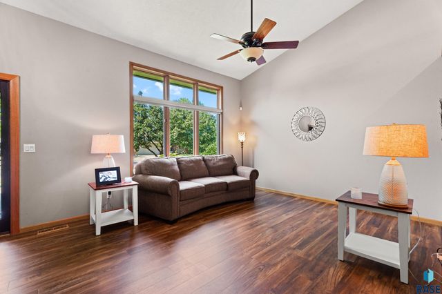 2620 S Rutgers Ave Avenue, Sioux Falls, SD 57106