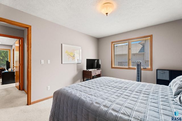 2620 S Rutgers Ave Avenue, Sioux Falls, SD 57106