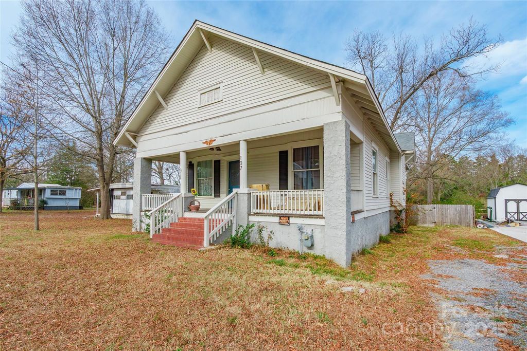 107 Hampton Street, Chester, SC 29706