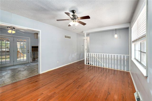 1103 NE Columbus Street, Lee's Summit, MO 64086