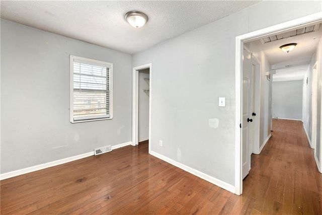 1103 NE Columbus Street, Lee's Summit, MO 64086