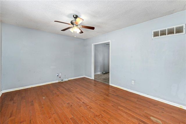 1103 NE Columbus Street, Lee's Summit, MO 64086