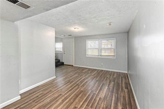 1103 NE Columbus Street, Lee's Summit, MO 64086