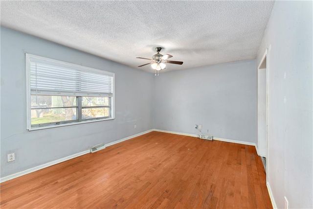 1103 NE Columbus Street, Lee's Summit, MO 64086