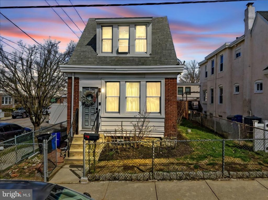 4260 HOUGHTON ST, Philadelphia, PA 19128