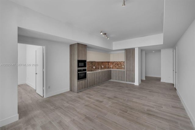 2900 NE 7th Ave 504, Miami, FL 33137