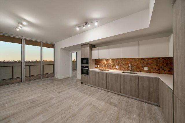 2900 NE 7th Ave 504, Miami, FL 33137