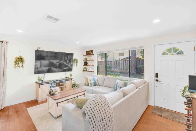 5009 Grey Feather Circle, San Jose, CA 95136