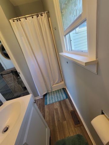 2142 Cass Avenue, Bay City, MI 48708
