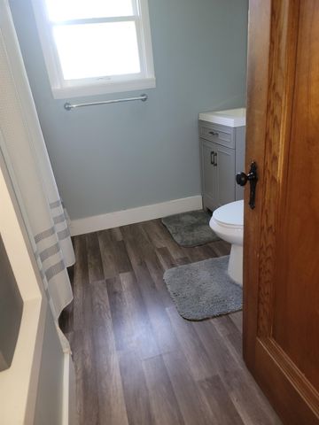 2142 Cass Avenue, Bay City, MI 48708