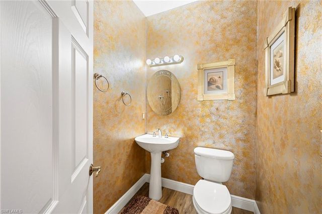13921 Avon Park CIR 204, Fort Myers, FL 33912