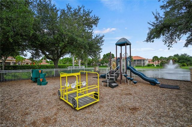 13921 Avon Park CIR 204, Fort Myers, FL 33912