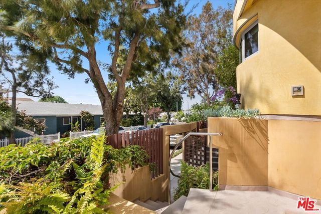 2301 10th Street 3, Santa Monica, CA 90405