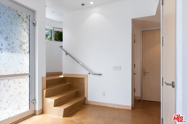 2301 10th Street 3, Santa Monica, CA 90405