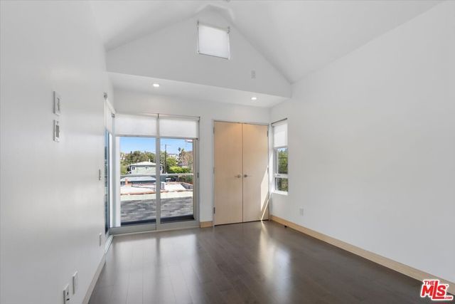 2301 10th Street 3, Santa Monica, CA 90405