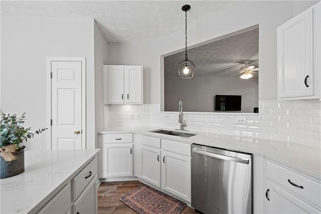 116 Weatherstone Drive, Woodstock, GA 30188