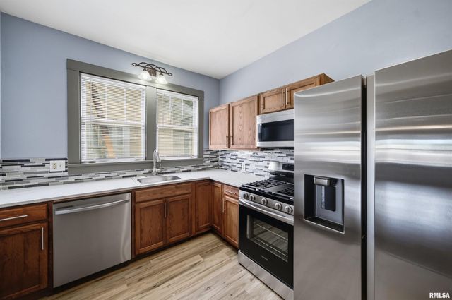1619 NE GLENDALE Avenue, Peoria, IL 61603