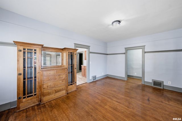 1619 NE GLENDALE Avenue, Peoria, IL 61603
