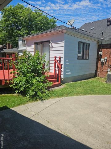 20296 Damman Street, Harper Woods, MI 48225