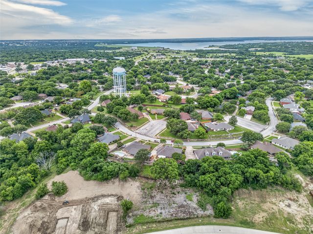 738 Sterling Drive, Benbrook, TX 76126
