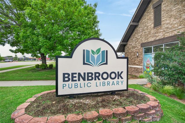 738 Sterling Drive, Benbrook, TX 76126