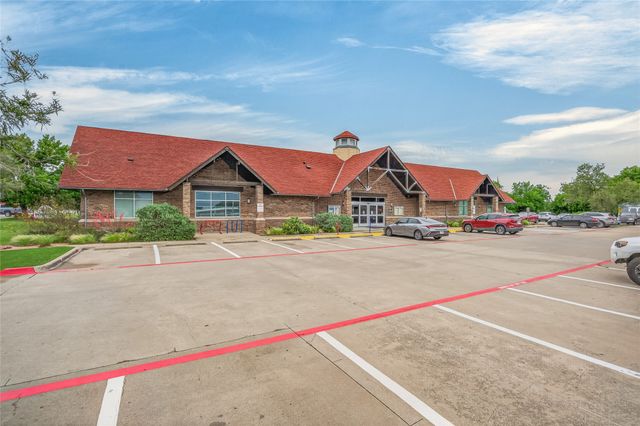 738 Sterling Drive, Benbrook, TX 76126