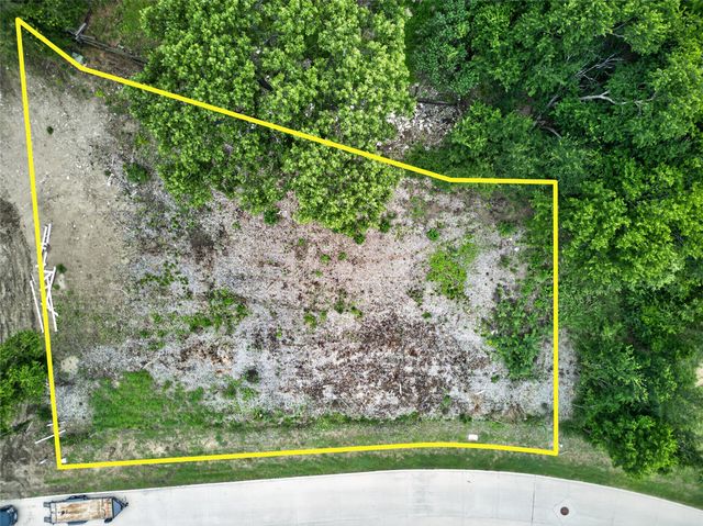 738 Sterling Drive, Benbrook, TX 76126