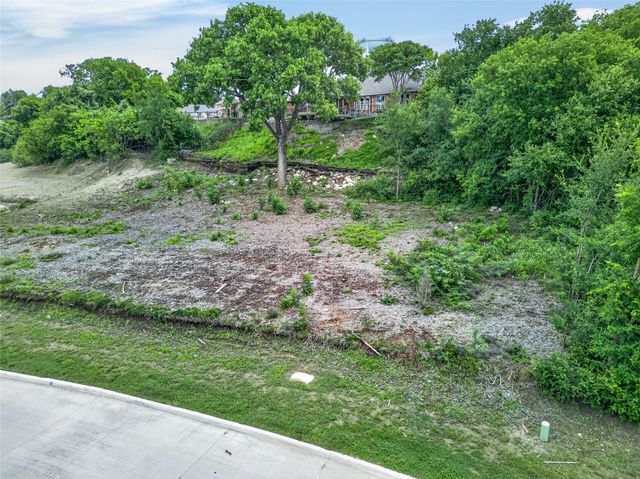 738 Sterling Drive, Benbrook, TX 76126