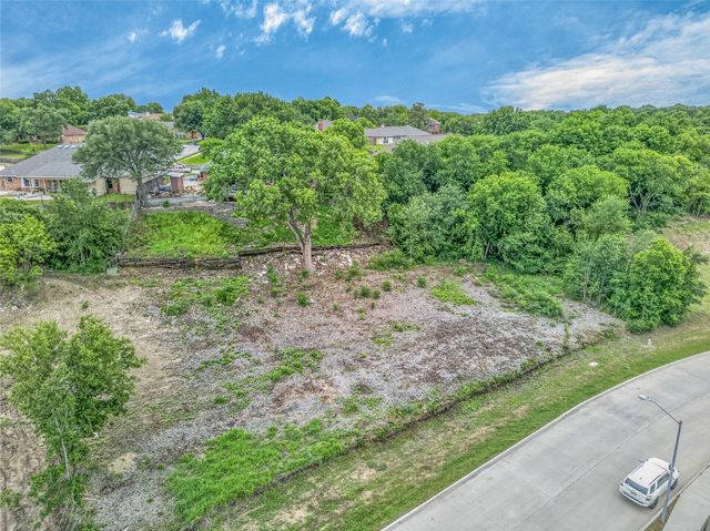 738 Sterling Drive, Benbrook, TX 76126
