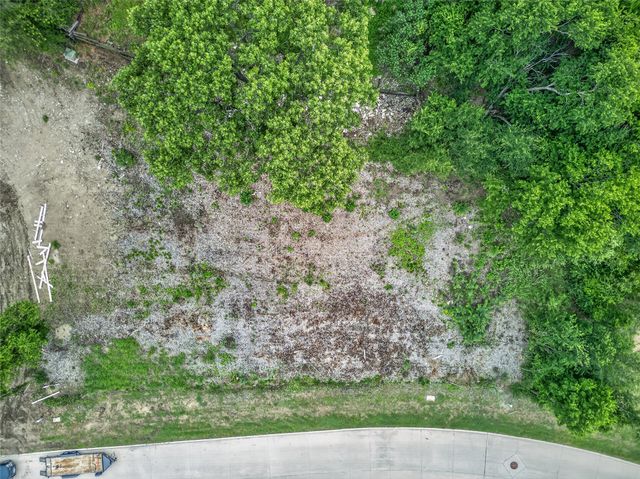738 Sterling Drive, Benbrook, TX 76126
