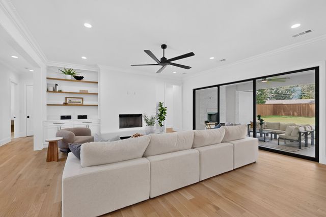 513 Lawnmeadow Drive, Richardson, TX 75080