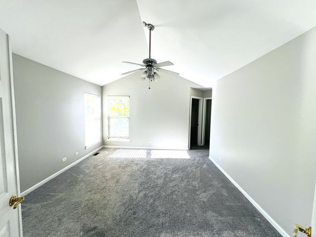 111 N Woodbury Lane, Lake Bluff, IL 60044